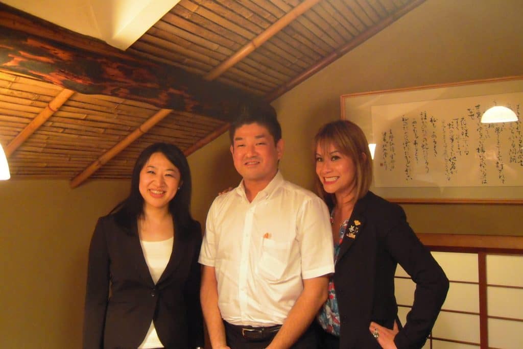 Informal discussion with the Mayor of
Nara and Ohtsu, and a member of the
Nara City Board of Education