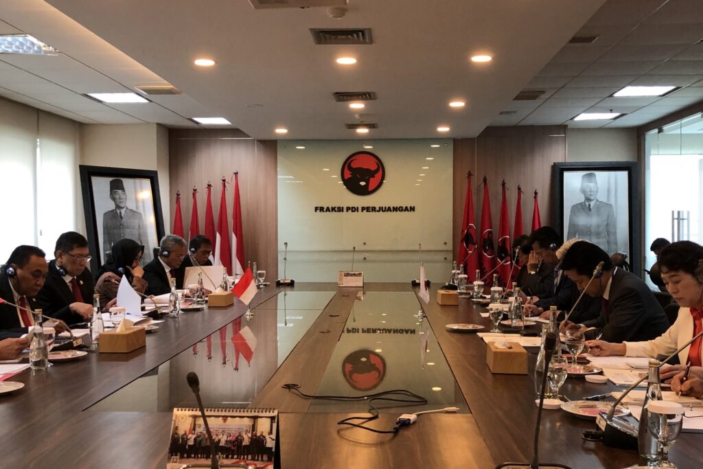 Participants met with the Indonesian Democratic Party of Struggle (PDI-P) House of Representatives (DPR-RI) leadership group