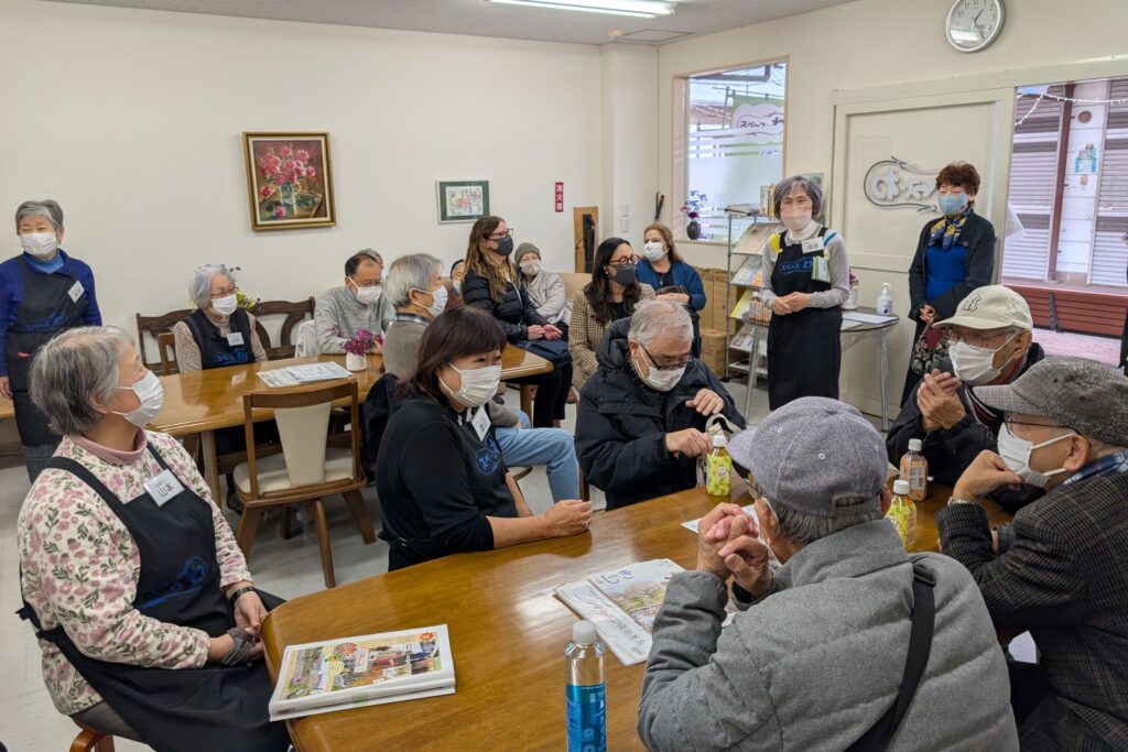 Visit to a "Kayoi-no-ba" or "Community Gathering Place" at the local shopping street