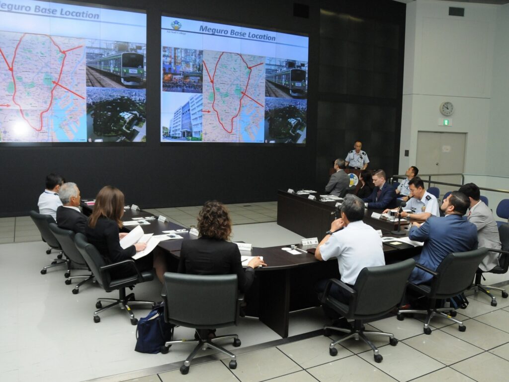 Briefing on Self Defense Force capabilities at the Air Staff College