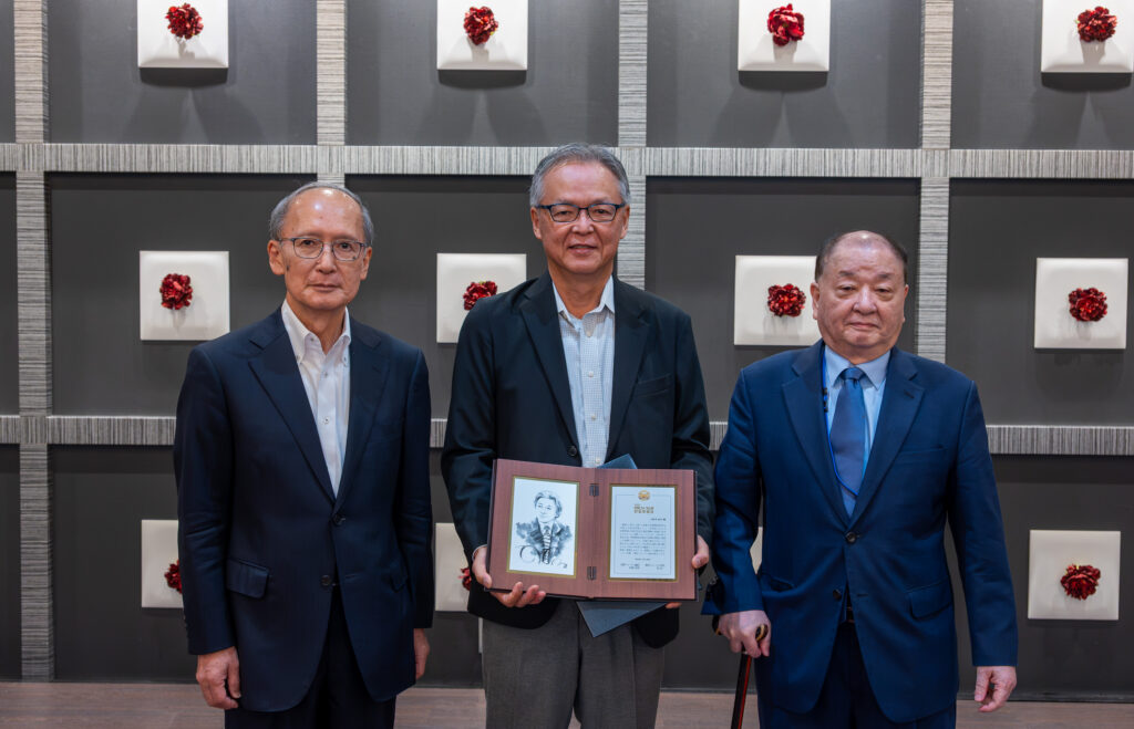 From left: Japan Chair Yasumasa Nagamine, Professor Yoshihide Soeya, and Korea Chair Kang Chang Il
